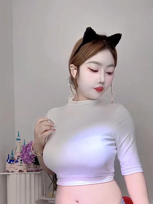 刚吃完一桶方便面,发现白象多半袋面的“多半”是商标,离谱!