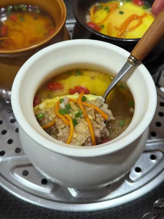 每周我都会给孩子，蒸上几次这个瓦罐汤，很好的锁住食物的营养