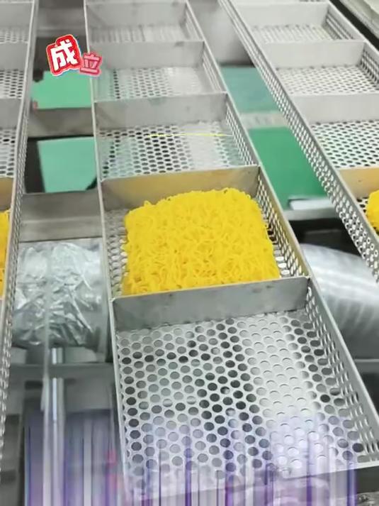 膨化玉米粉加工方便面生产线,全套自动化方便面设备