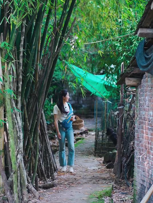 收菜籽的路上，收回来一筐鸭蛋，你们家里的鸭蛋都拿来怎么吃
