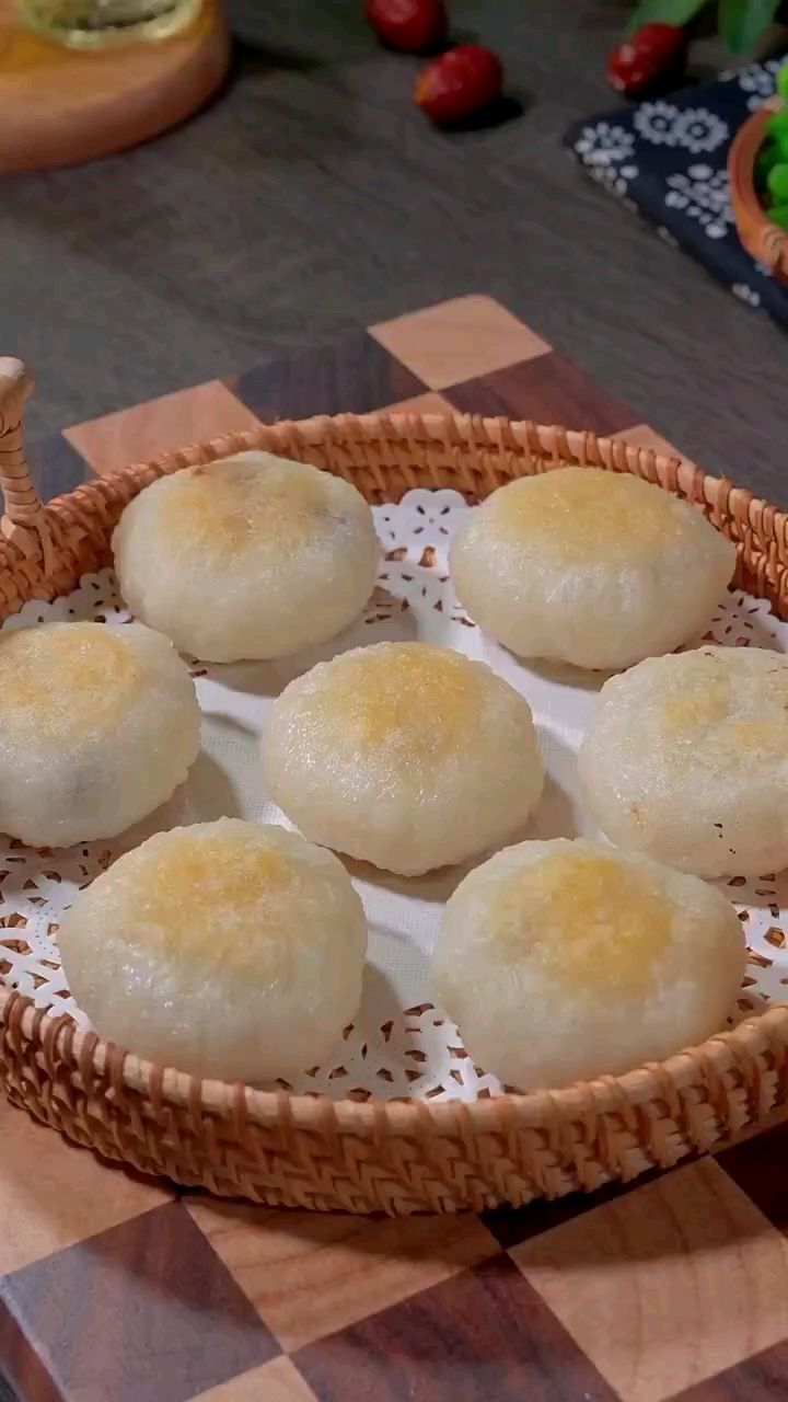 不用烤箱,不用油炸,也能做的 红糖糯米饼 ,外酥里糯,太香了。