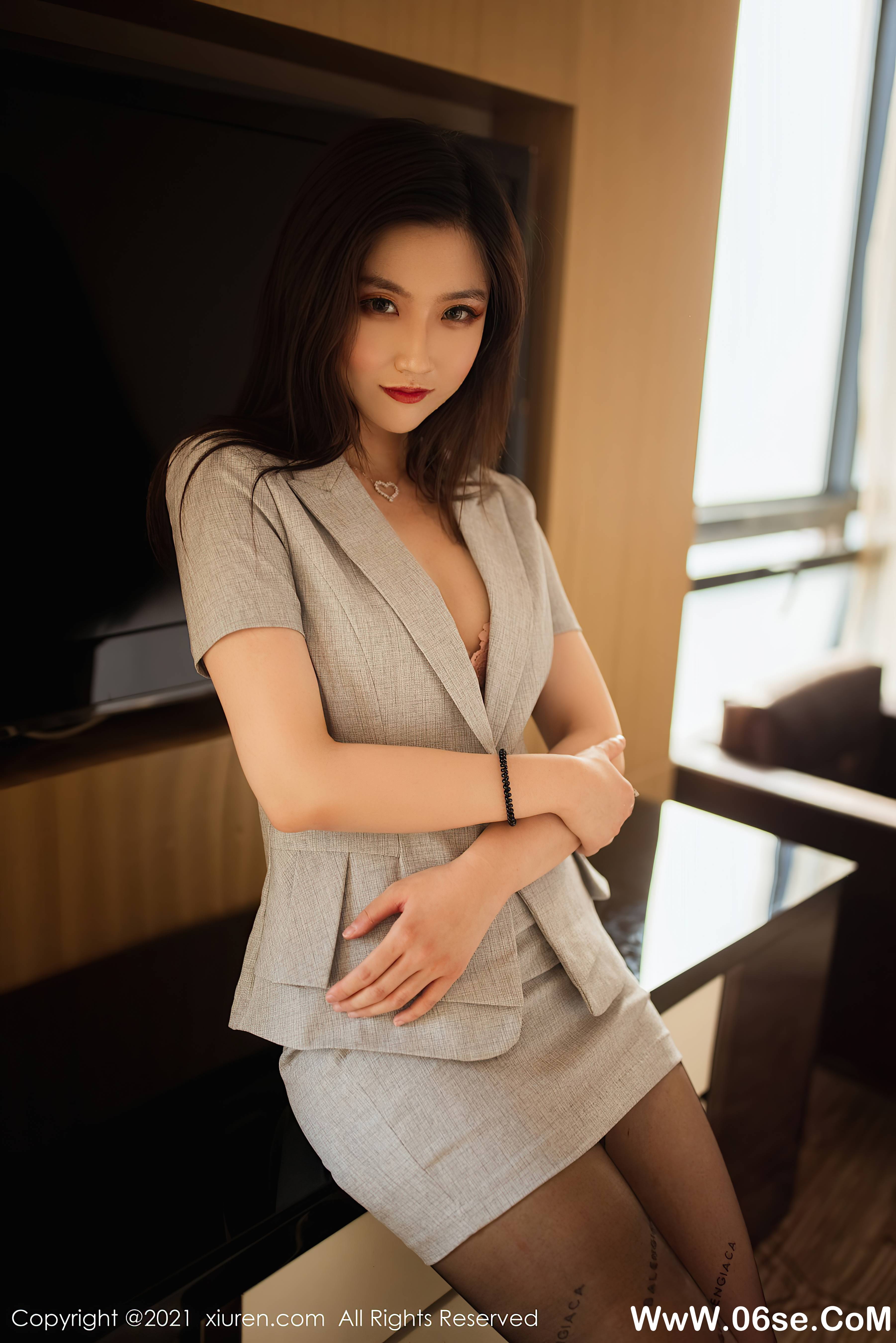 图片[2]-[XIUREN秀人网] 2021.07.13 NO.3658 刘艾琳Allen[43+1P416M]-六色网
