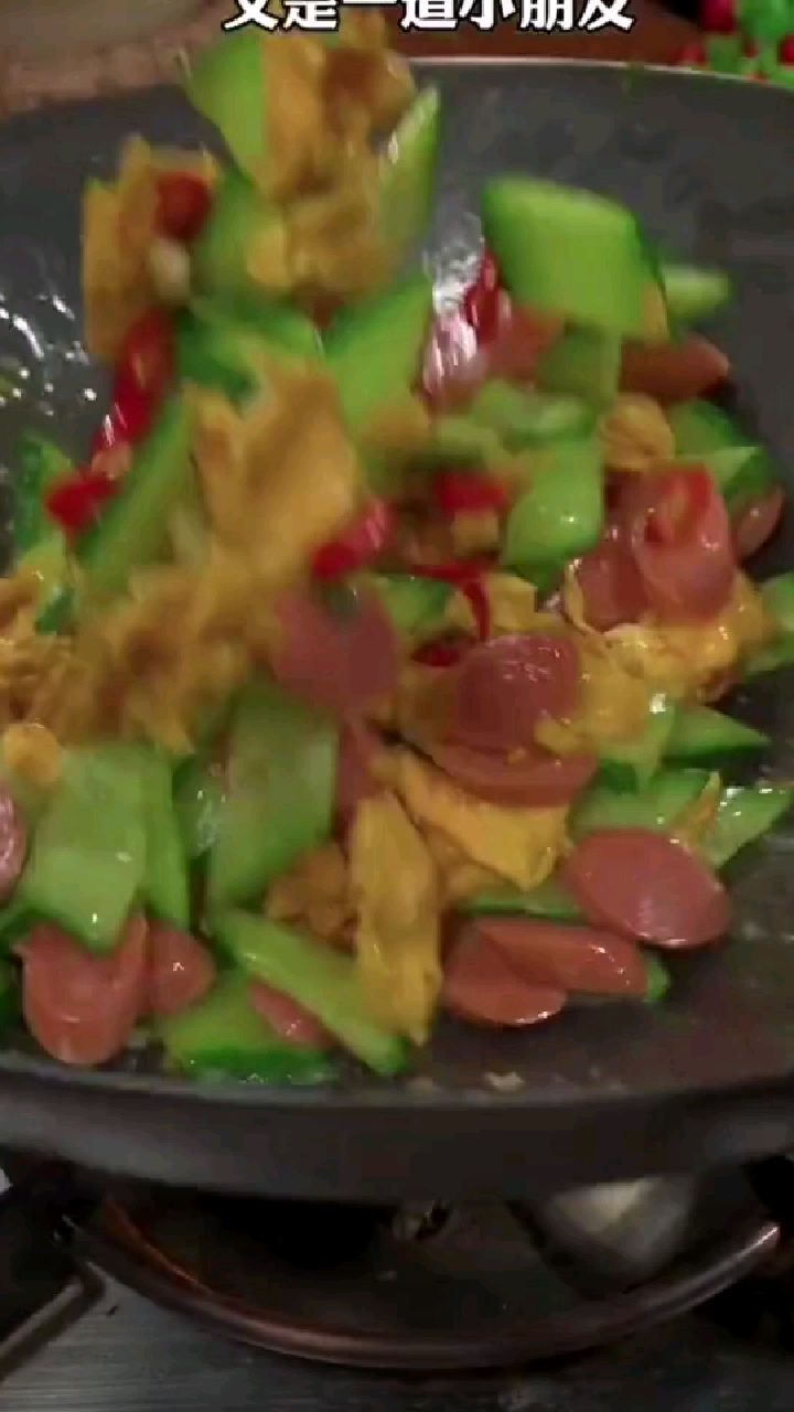 黄瓜炒火腿肠鸡蛋
