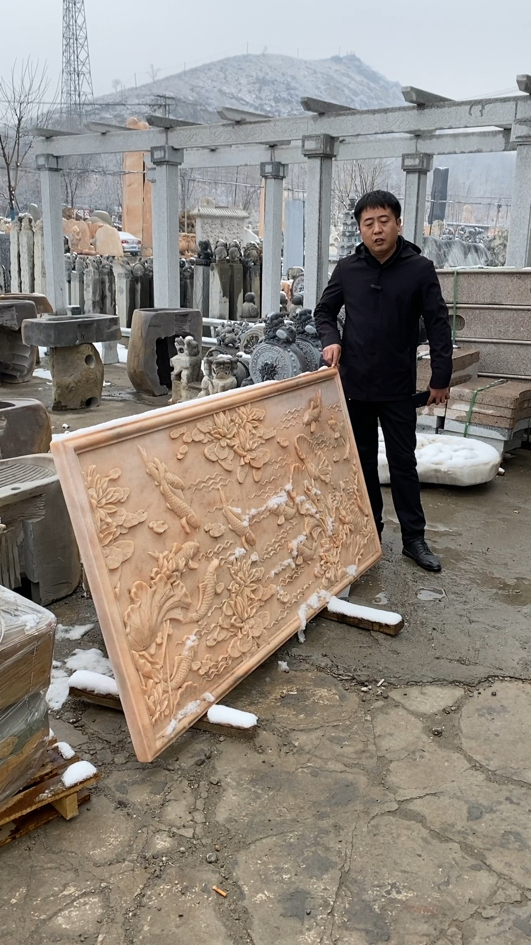 石雕浮雕壁画晚霞红鲤鱼地雕石头雕刻荷花鱼