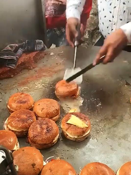 街边的汉堡小吃