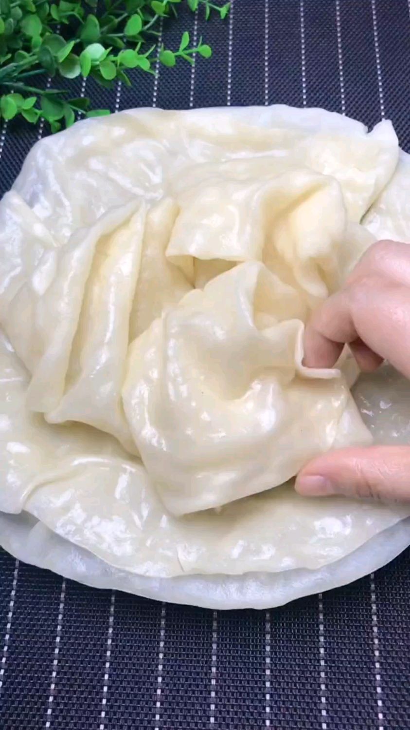 这样的水蒸饼一定要试试,做法简单,卷材卷肉都好吃