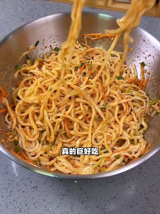 天热没胃口就去试试雪碧麻酱拌面吧