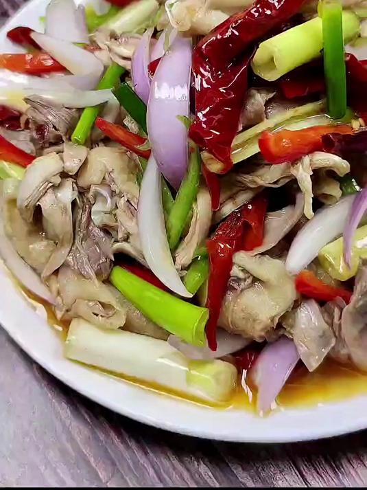 椒麻鸡拌凉面！面条吸满麻香汁，吸溜一口带劲