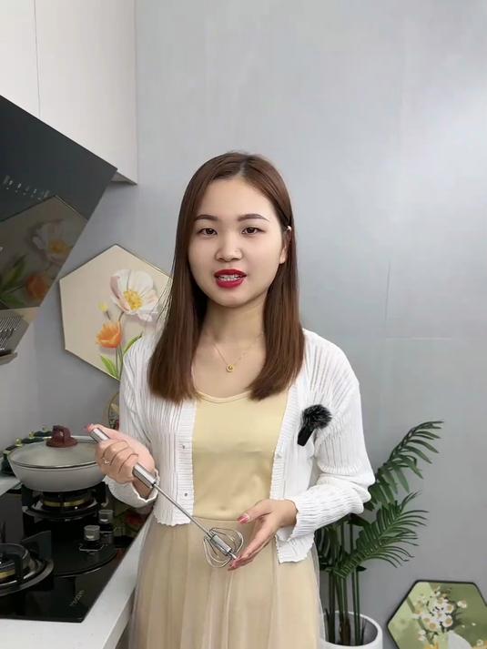 半自动不锈钢打蛋器你用过吗?鸡蛋牛奶酸奶都可以搅!方便快捷!