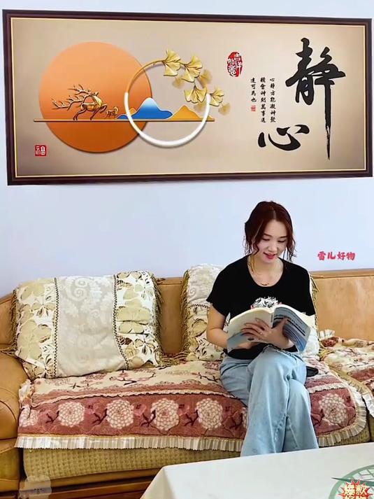 现代装饰画,浓淡色彩碰撞灵感,为客厅注入个性灵魂,告别单调!