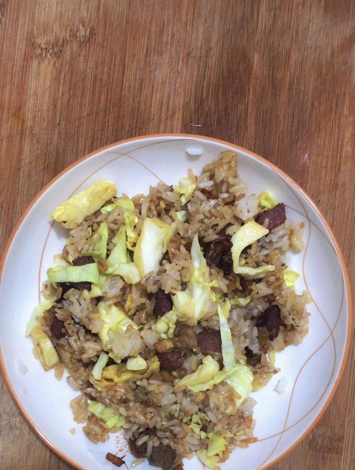 炒饭怎么炒好吃又简单,分享一道腊肉炒饭