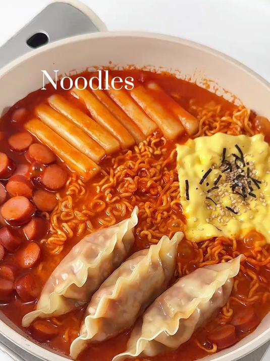 夜宵来了韩式辣奶油煎饺芝士面