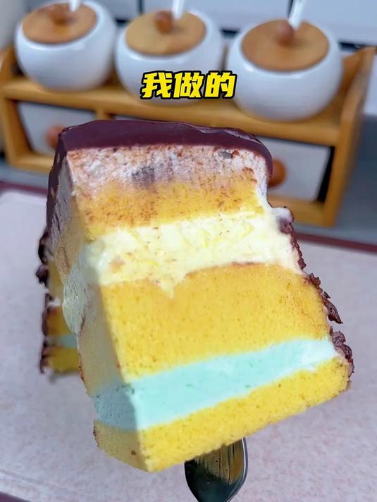 只要一个泡面桶就能做的冰淇淋蛋糕 简单好看又好吃