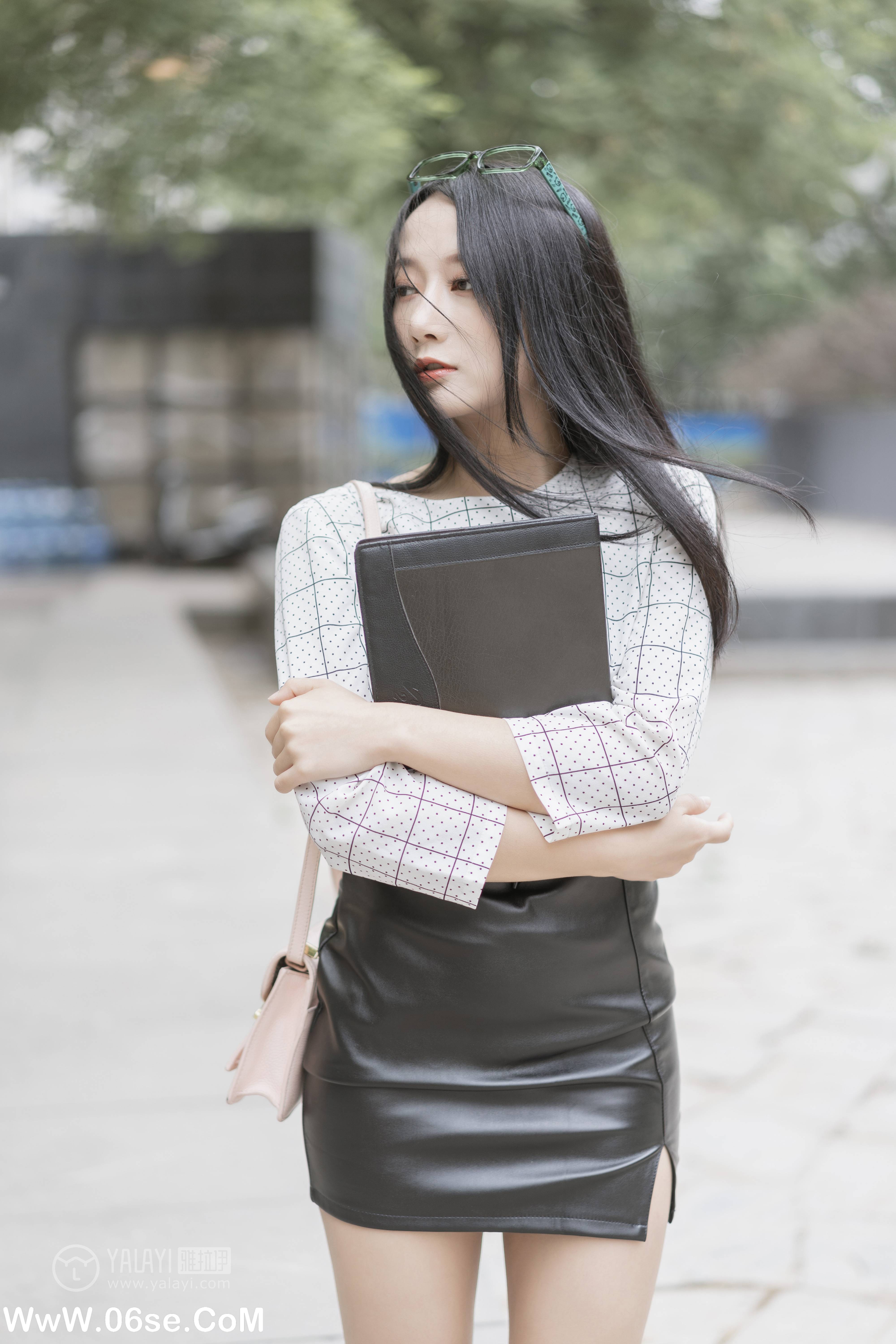 图片[27]-[YALAYI雅拉伊] No.322 女白领的私生活1 何嘉颖-六色网