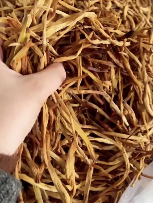 黄花菜干做馅料 包子饺子都鲜香