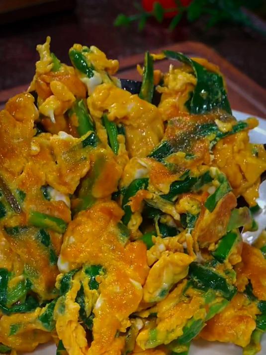 韭菜炒鸡蛋到底是先炒韭菜还是先炒鸡蛋