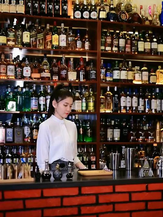 一款国潮风鸡尾酒,应该给它取个什么名字呢?