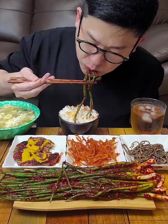 韩国财阀继承人的豪华晚餐