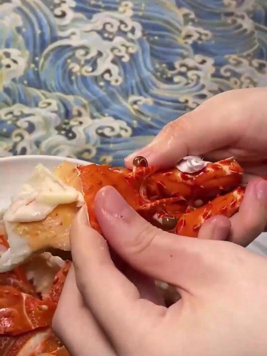 这小青龙超新鲜！刚上岸似的，超鲜