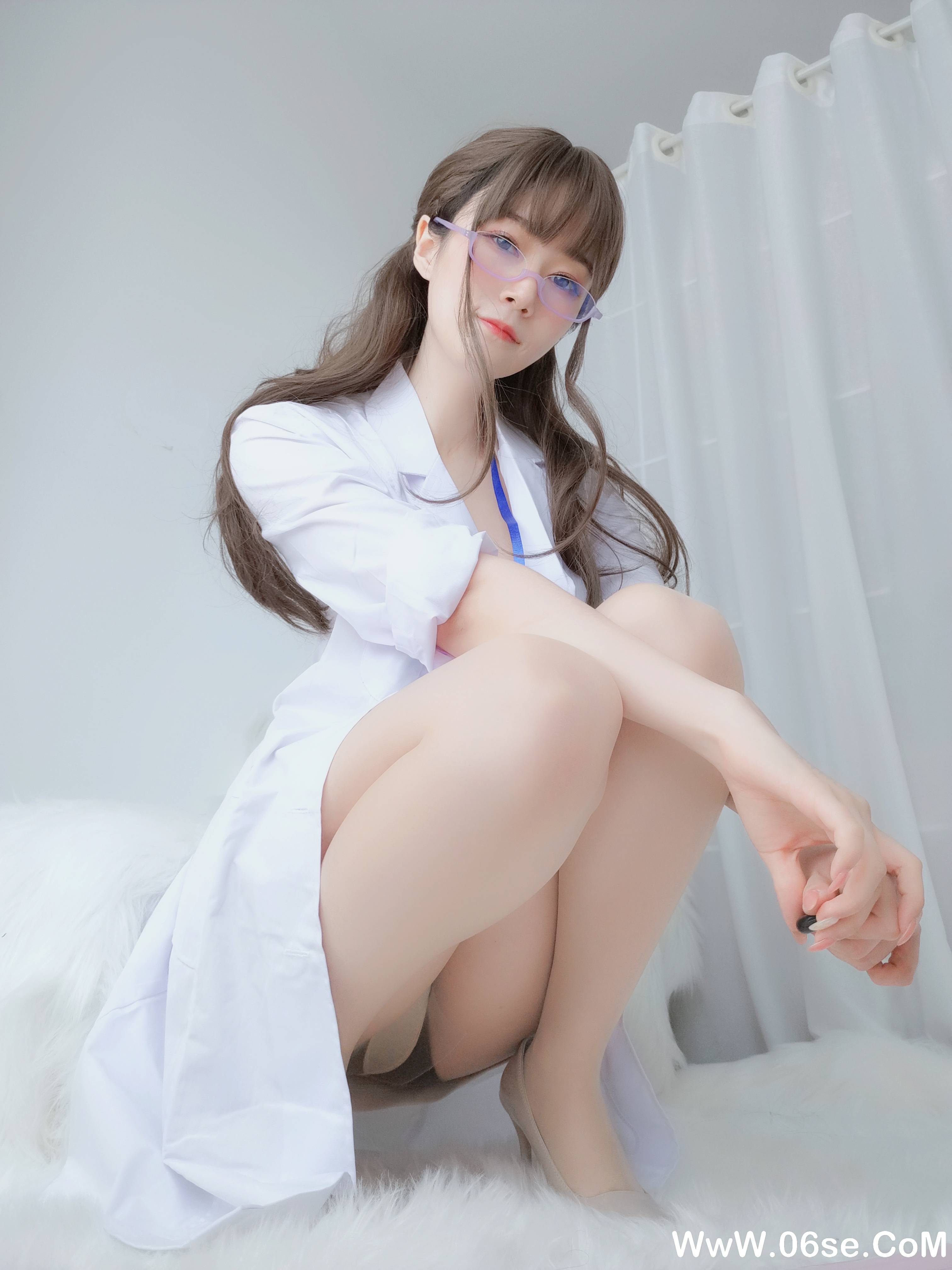 图片[129]-Coser小姐姐白银 NO.060 – 私人医生[159P+6V1.03G]-六色网