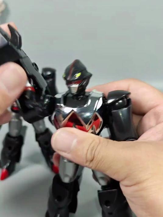 齿轮版鲨鱼辣椒 现在还不得人手一个鲨鱼辣椒的年代了