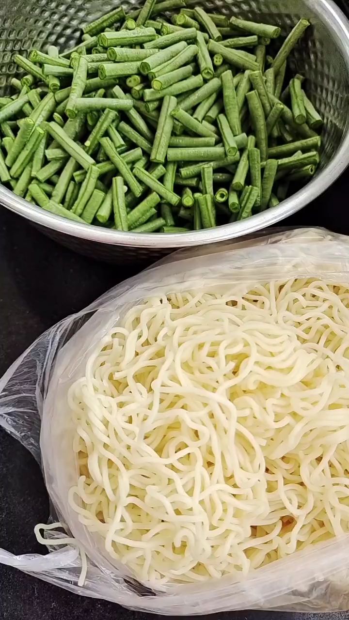 豆角肉丝焖面。