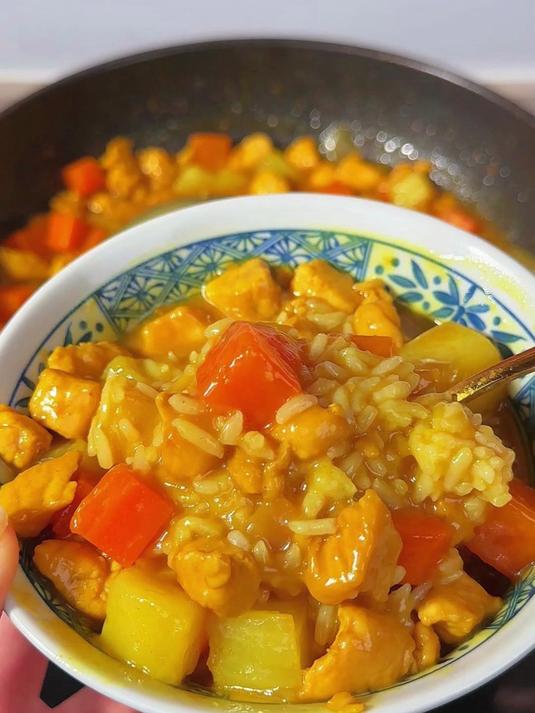 自己在家做一锅这个,好吃到停不下来!咖喱饭 咖喱 下饭菜