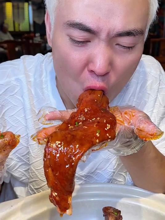 盘西安正宗非遗陕菜,挑战一次炫完关中小吃大集合