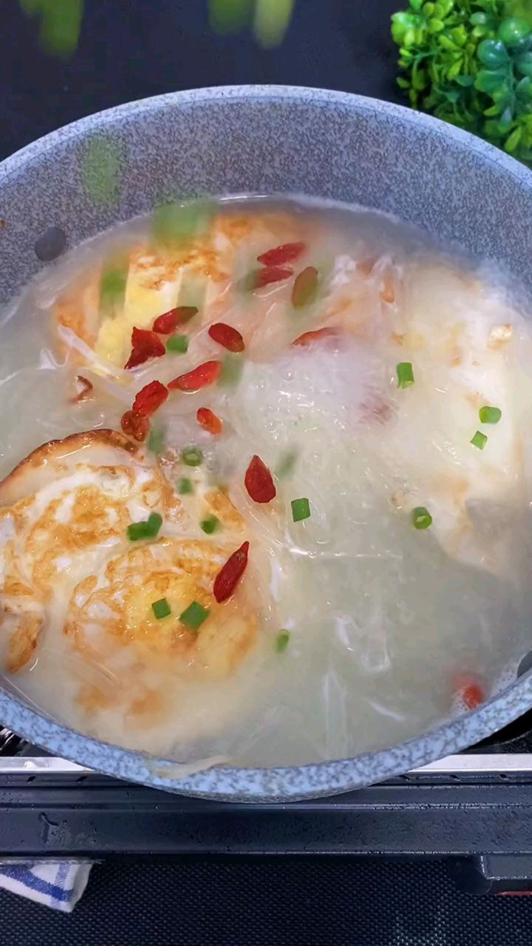 煎蛋萝卜汤