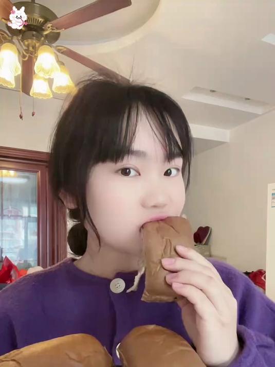 这个面包超好吃,0蔗糖,0面粉,低热量,高饱腹,减肥代餐必备