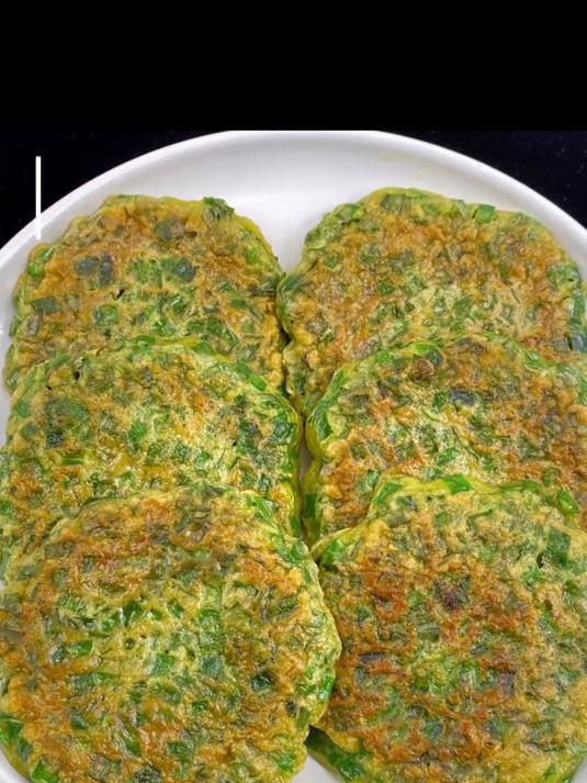 按清单调配食材,烹饪藏着生活的小确幸