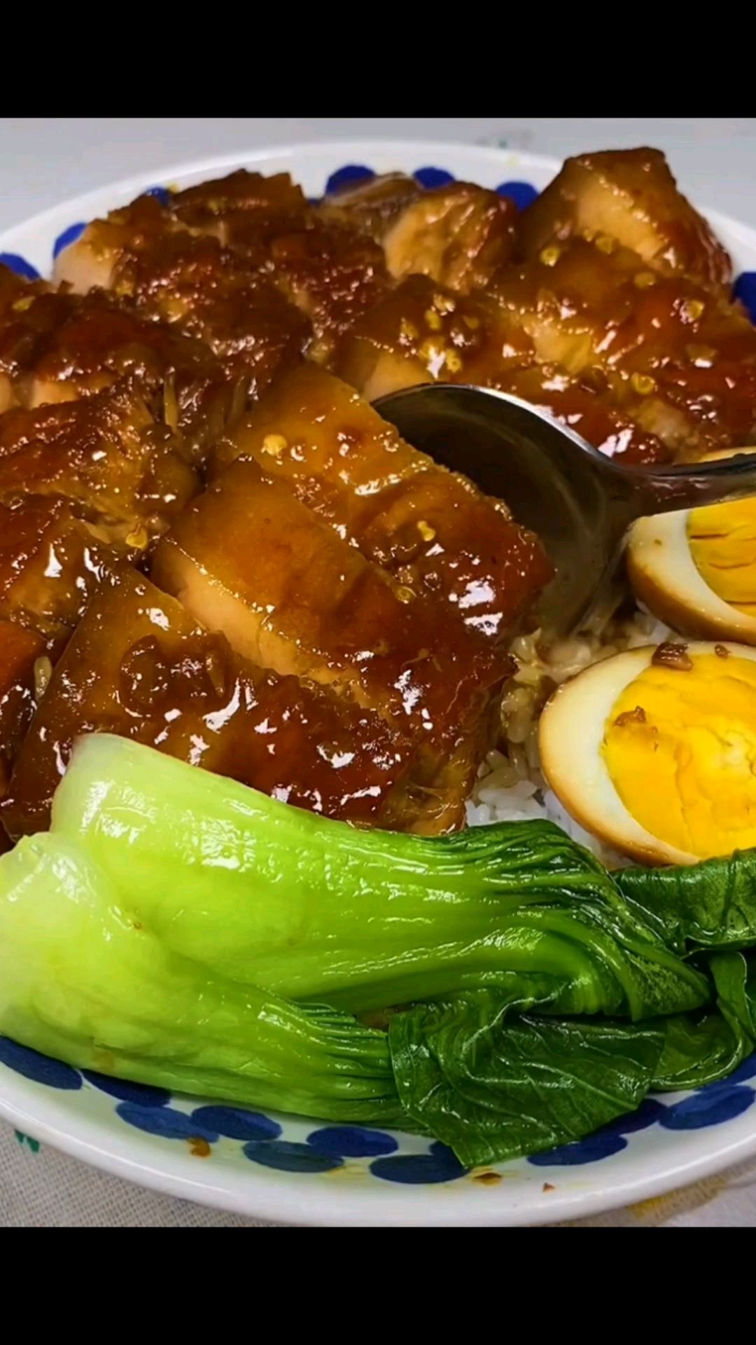 懒人卤肉饭,一个人也要好好吃饭,非常简单,适合懒人,汤汁拌饭也超级好吃,肉香满满