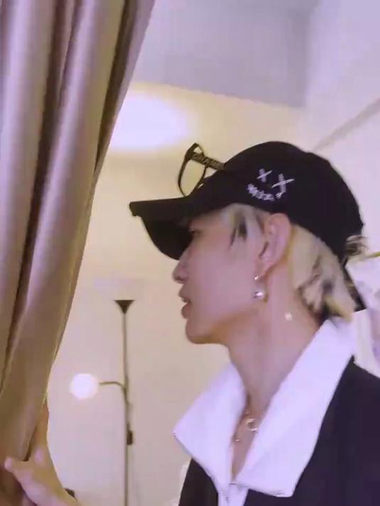 用魔法,玩游戏,呆妹儿小霸王