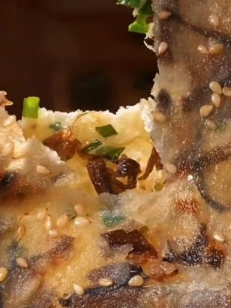 今天给大家分享一个梅干菜肉饼的做法