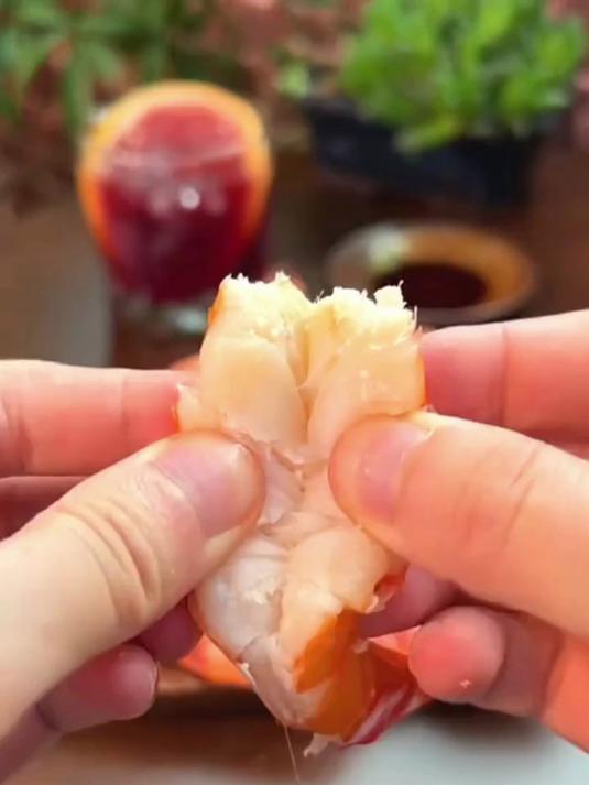 烤虾干选优质虾，吃着鲜味够