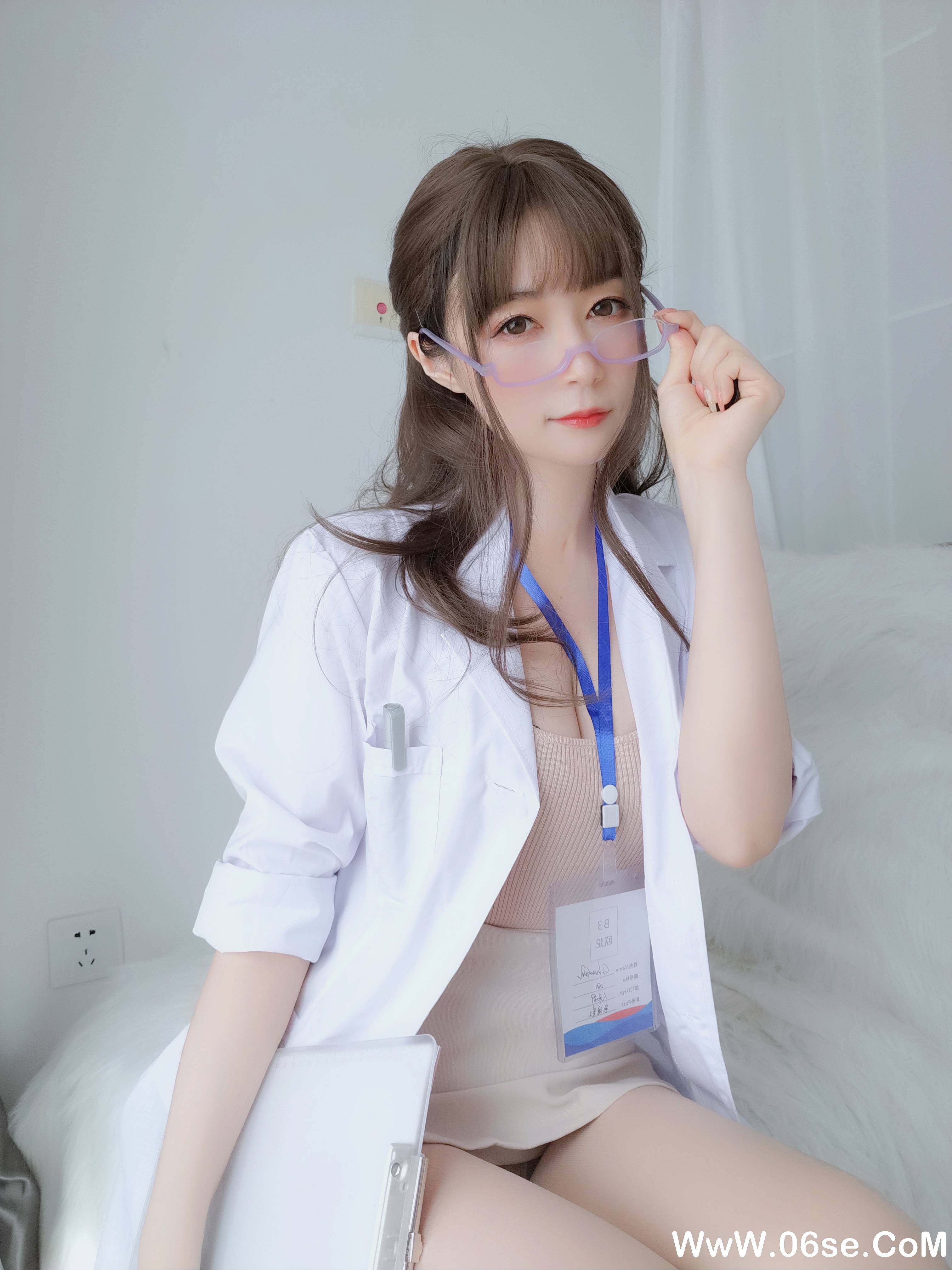 图片[138]-Coser小姐姐白银 NO.060 – 私人医生[159P+6V1.03G]-六色网