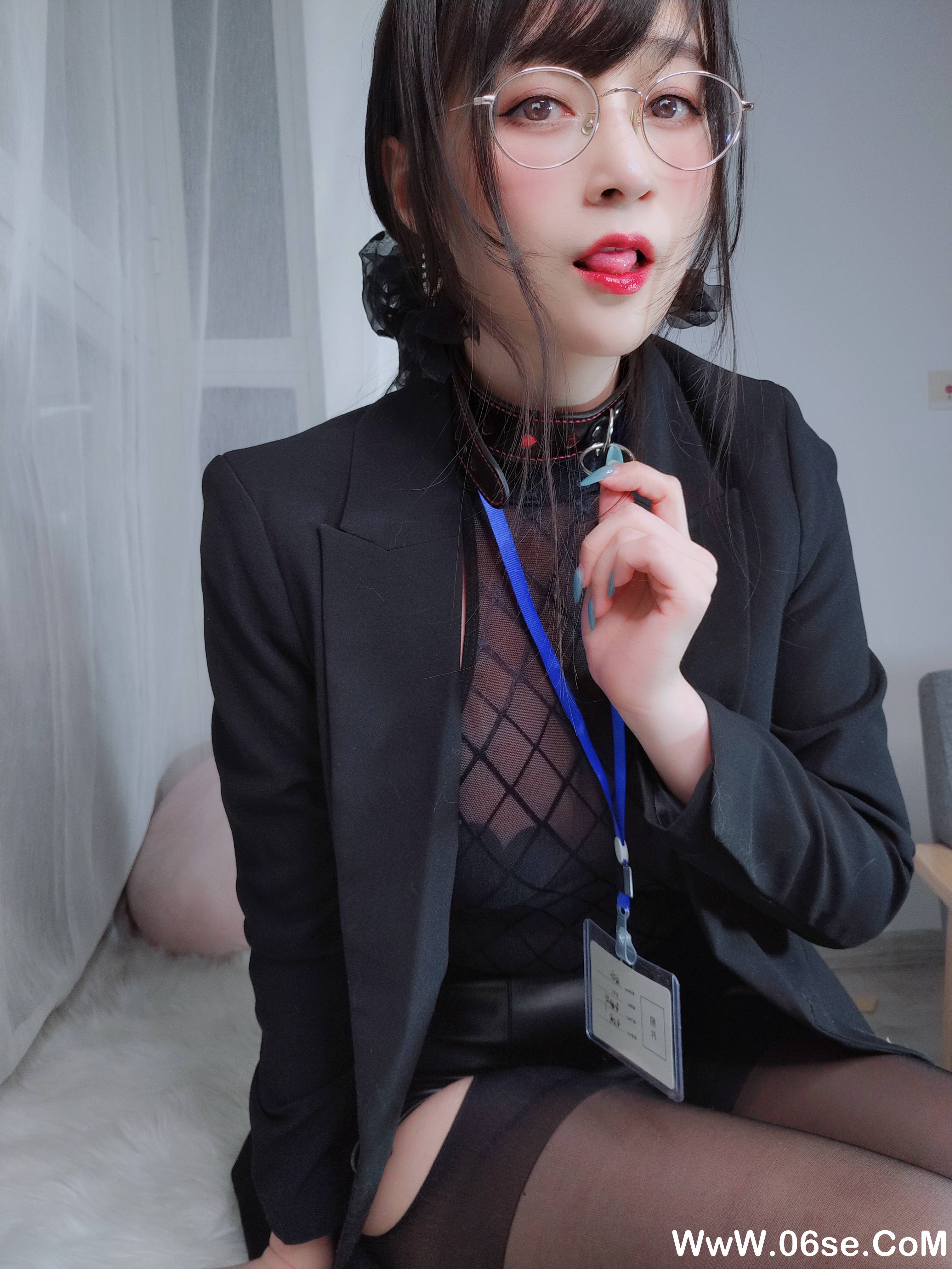 图片[22]-Coser小姐姐白银  NO.088– 黑丝情趣 [144P+8V1.22G]-六色网