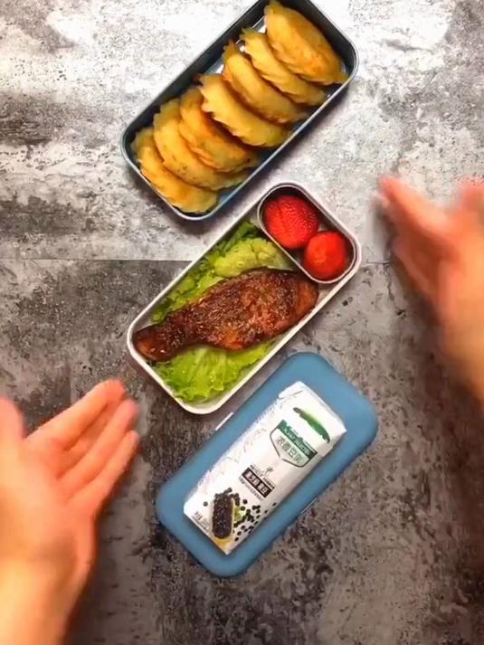 减脂餐系列,照烧三文鱼+韭菜盒子