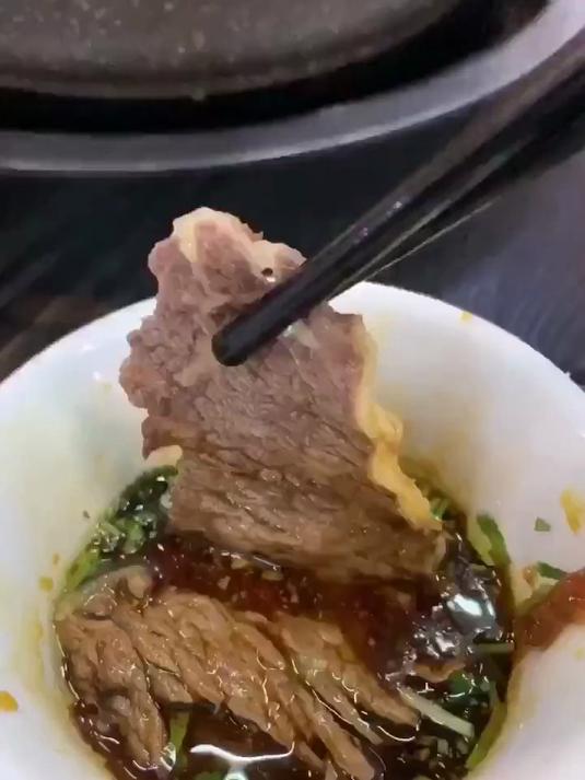 潮汕牛肉火锅和灵魂沙茶酱