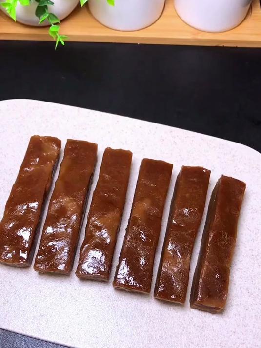 女孩子总要吃点跟红糖有关的食物……红糖年糕软糯香甜QQ弹弹