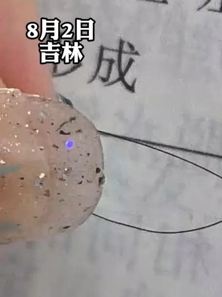 写生物作业时候也是干上活了,拿自己的头发手搓DNA双螺旋模型