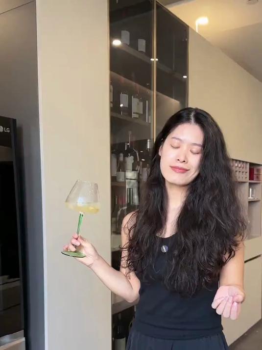 #白葡萄酒推荐#夏日微醺刚需！雷司令白葡萄酒，青苹果果香，冰镇更好喝，性价比拉满#微醺时刻