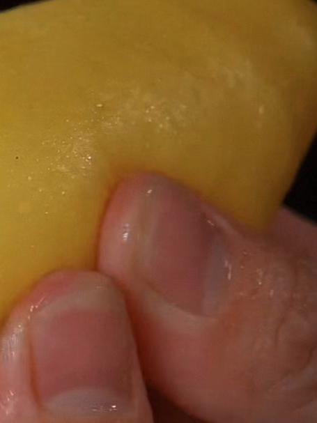 今天做的这样玉米面馒头，软得像枕头一样