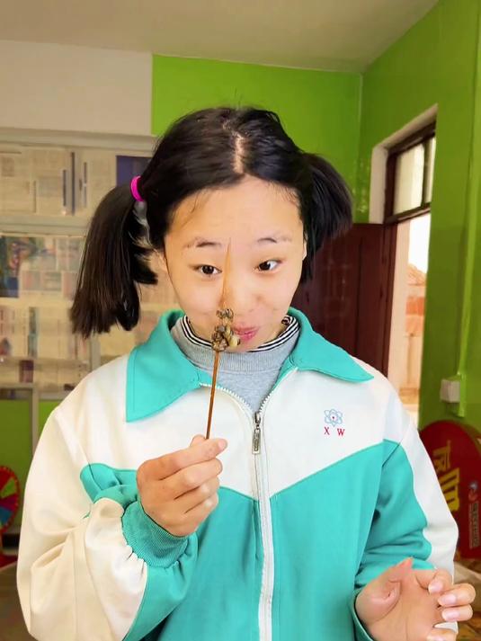 又是一年冬 还记得小时候小卖铺卖的螺丝吗 吃过的都结婚有娃了吧