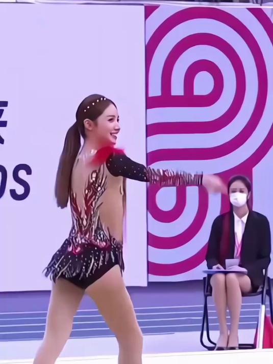 美娜,体育界美女主持人,内地女演员