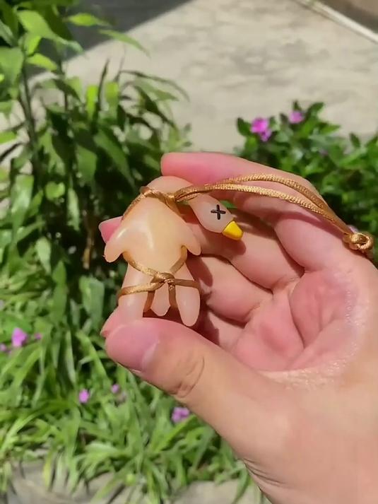 挂钥匙就选它!变色烤鸭挂件,一转手就变色超吸睛