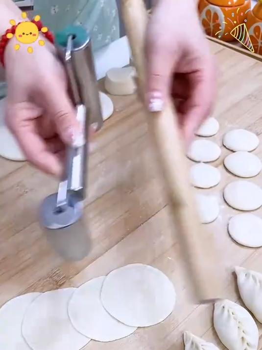 饺子皮制作新体验,家庭聚餐更轻松!