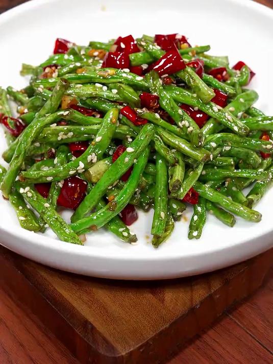 家里吃不完豆角，你就试试我这个干煸豆角