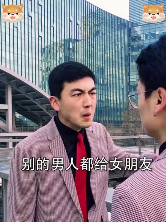 牛奶炖燕窝花胶鱼胶,香浓与软糯交织,味蕾直接 “封神”