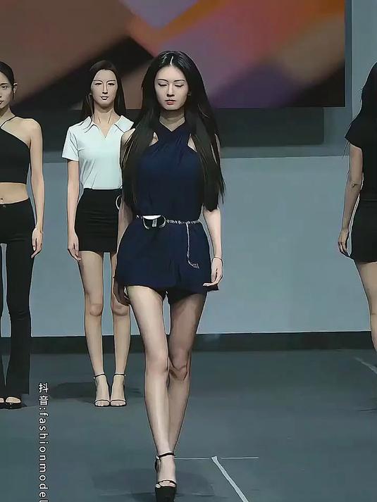 2025秋冬中国国际时装周模特海选,模特粥粥酱